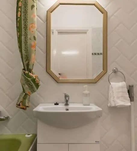 Aranykez 4-6: Downtown * Budapest